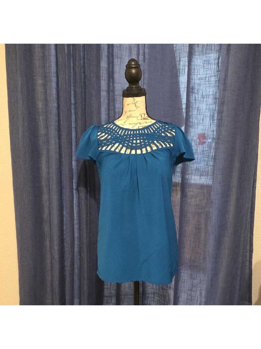 Banana Republic Teal Blue Crochet Cut Out Bib Neck Blouse Top Size Small